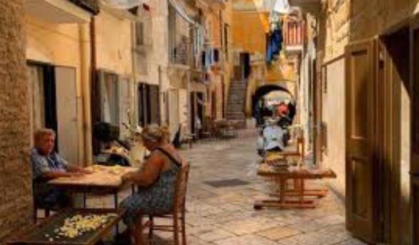 Corte Del Dattilo Nel Borgo Antico Bari Luaran gambar