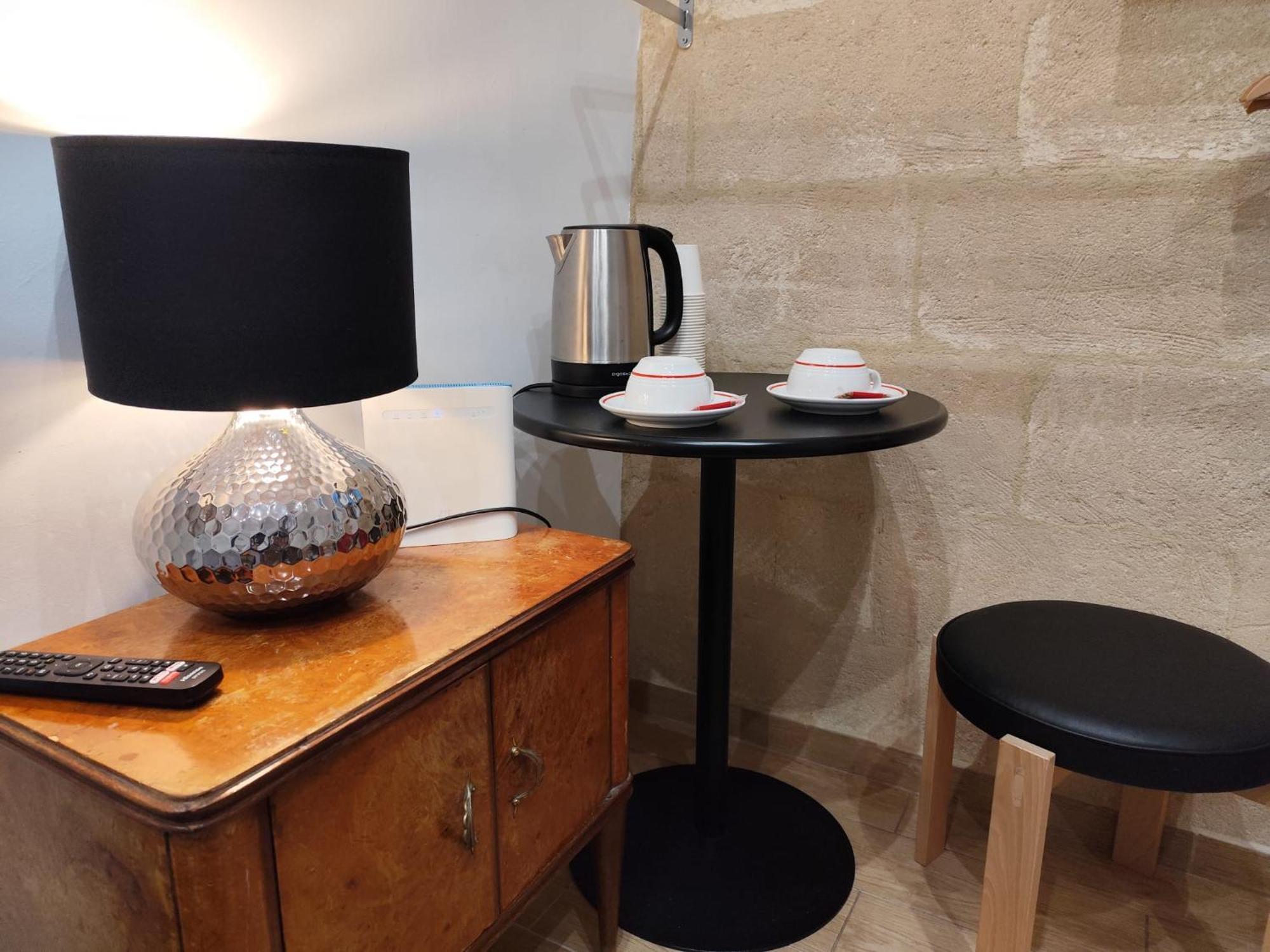 Corte Del Dattilo Nel Borgo Antico Bari Luaran gambar